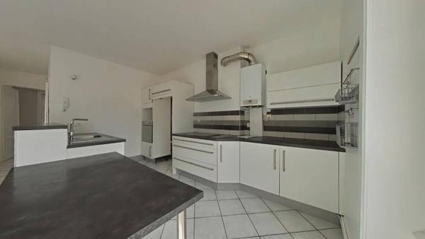 F3 PROCHE CENTRE VILLE