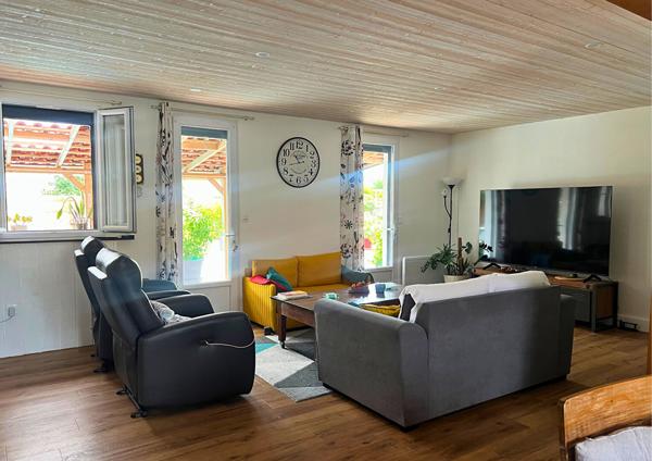 Beauvoir-sur-Mer : maison familiale avec piscine, garage et terrain de 1 080 m²