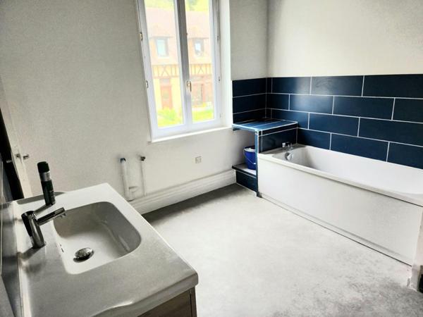 Les Andelys  centre ville - Maison de 93.70 m2  - 3 chambres sur 70 m2 de terrain - Prix : 158 850