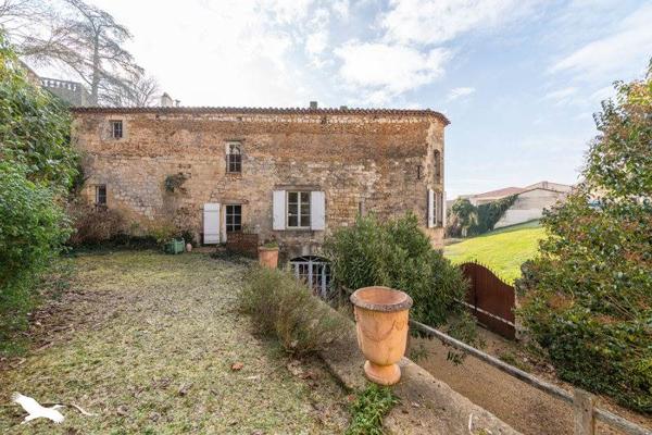 Maison à vendre |  Fumel |  10 pièces | 270 m²