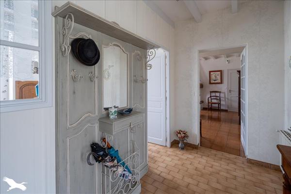 Maison à vendre |  Champagnolles |  6 pièces | 201 m²