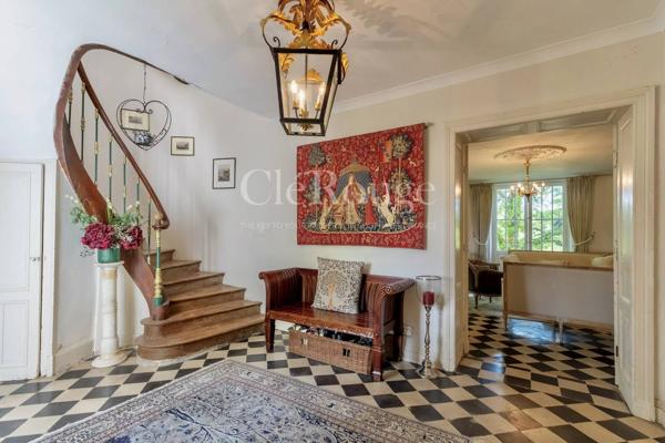 Près de Bergerac - Magnifique château de 5/6 chambres, sur un terrain de 1,6 hectare