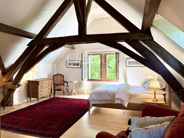 Près de Bergerac - Magnifique château de 5/6 chambres, sur un terrain de 1,6 hectare