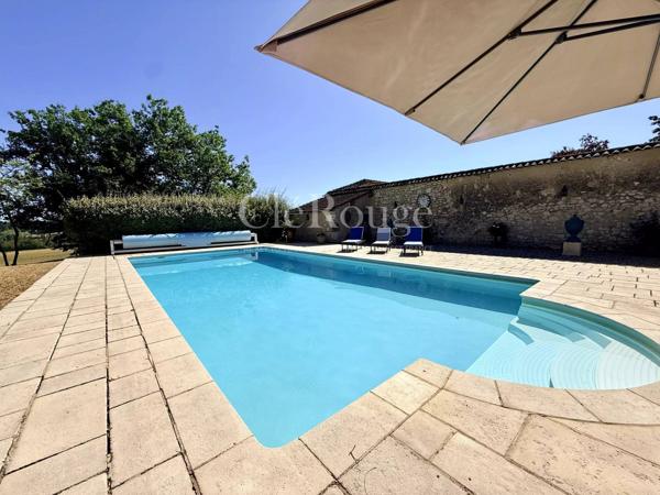 Près de Bergerac - Magnifique château de 5/6 chambres, sur un terrain de 1,6 hectare
