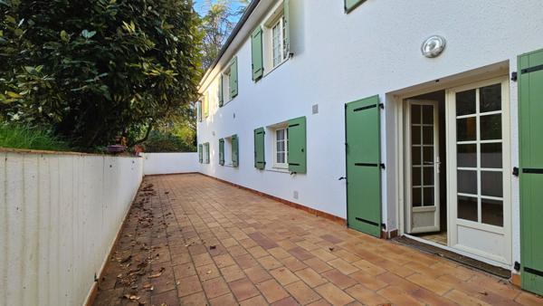 Traditionnelle - 7 pièces - 185 m²