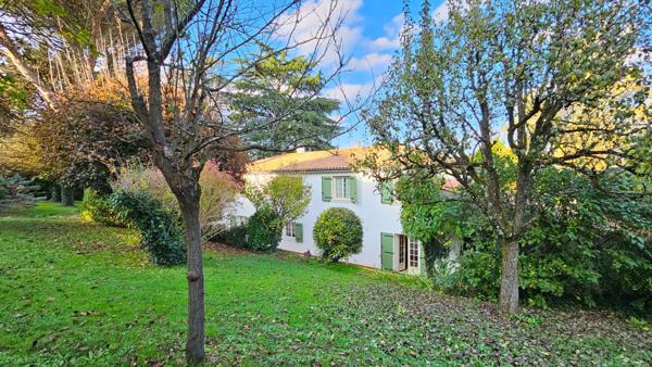 Traditionnelle - 7 pièces - 185 m²