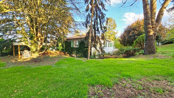 Traditionnelle - 7 pièces - 185 m²