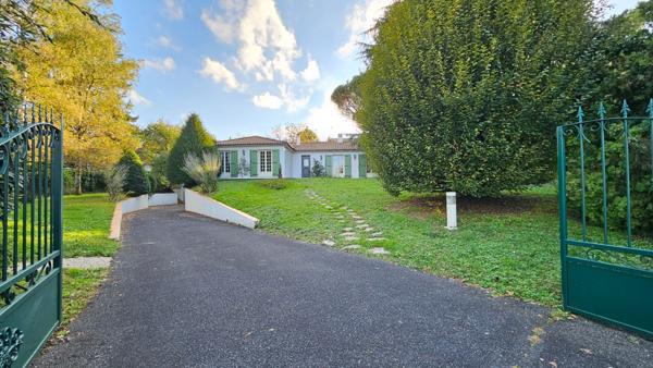 Traditionnelle - 7 pièces - 185 m²