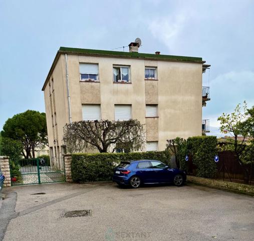 T2 d'environ 55m2 avec aperçu mer