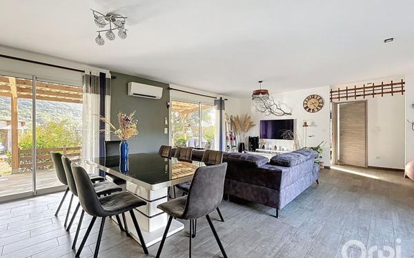 Maison à vendre    4 pièces •  Figari
