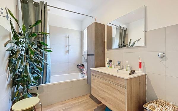 Maison à vendre    4 pièces •  Figari