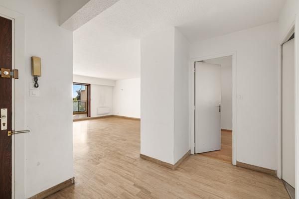 2 pièces – Terrasse 18 m² – Vue mer – Résidence avec piscine & tennis