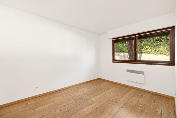 2 pièces – Terrasse 18 m² – Vue mer – Résidence avec piscine & tennis