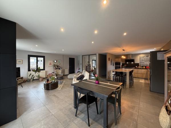 Layrac (47390) MAISON 4 CHAMBRES GARAGE ET PISCINE. TERRAIN DE 1900 M2