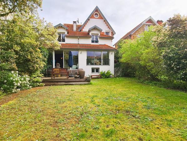 Vente Maison251 m² - 6 Pièces - ST GERMAIN EN LAYE (78100)