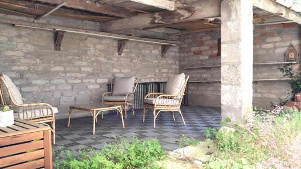 Gare + Tramway à 1 min à pied, 5 p, 4 chambres, double garage, jardin clos sans vis à vis.