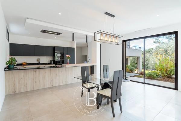 Valbonne, Villa 4 Chambres -  195 m² à vendre