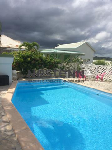 A VENDRE MAISON  + 3 BUNGALOWS  A CAPESTERRE-BELLE-EAU