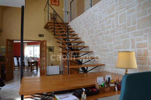 Dpt Cher (18), à vendre proche de NEVERS maison P8 Garage atelier