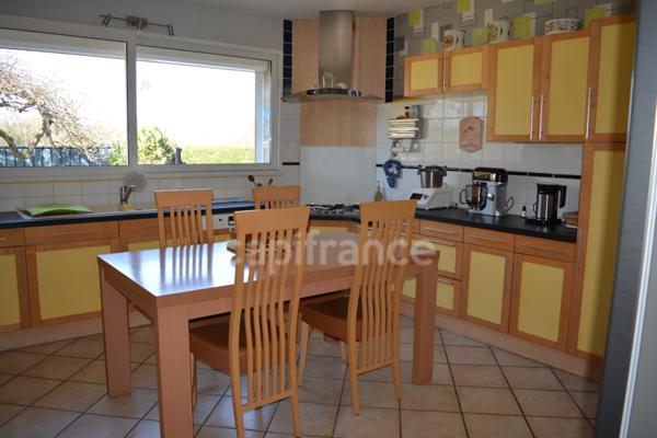 Dpt Cher (18), à vendre proche de NEVERS maison P8 Garage atelier