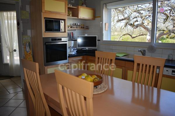 Dpt Cher (18), à vendre proche de NEVERS maison P8 Garage atelier