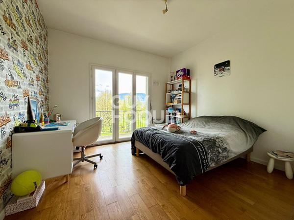 Appartement  Duplex Entrelacs 5 pièces 196 m2 avec terrain