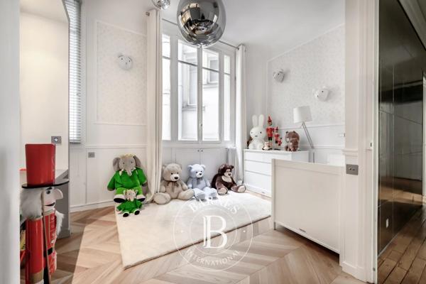 Paris 17ème, Appartement 3 Chambres -  201 m² à vendre