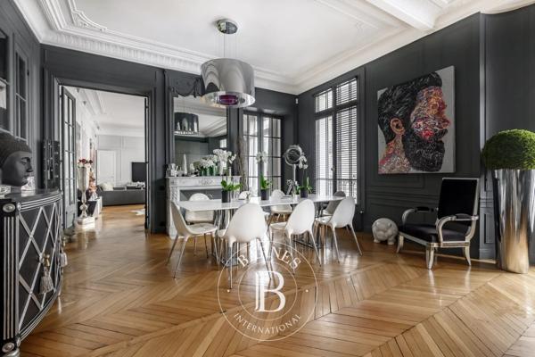 Paris 17ème, Appartement 3 Chambres -  201 m² à vendre