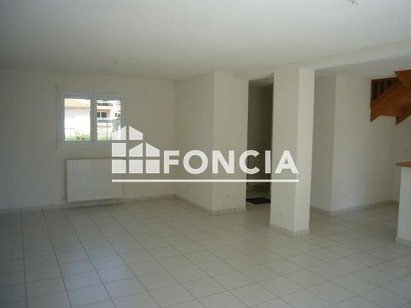 Location Maison 5 pièces 93.66 m² - 12 RUE CHARLES PEGUY Roanne 42300