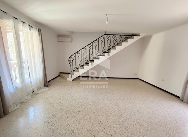 LANÇON-PROVENCE  - A VENDRE Murs commerciaux et habitations avec fond de commerce et licences 