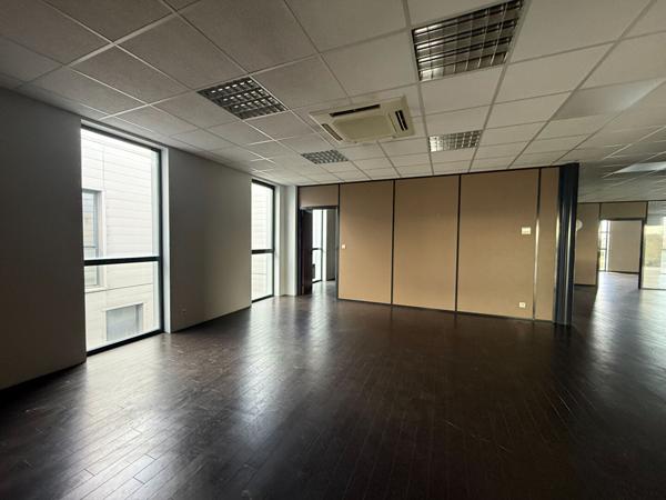 Bureaux Nogent Le Phaye 3 326 m2
