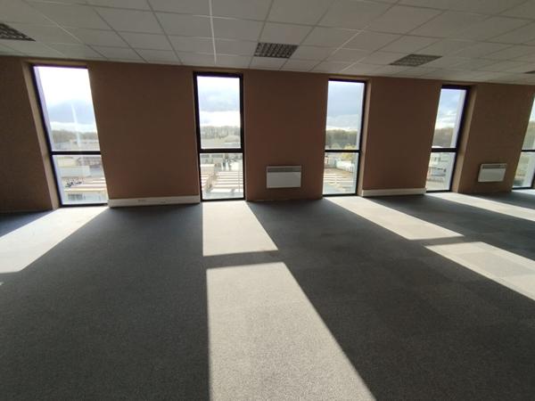Bureaux Nogent Le Phaye 3 326 m2