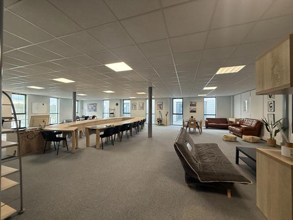 Bureaux Nogent Le Phaye 3 326 m2