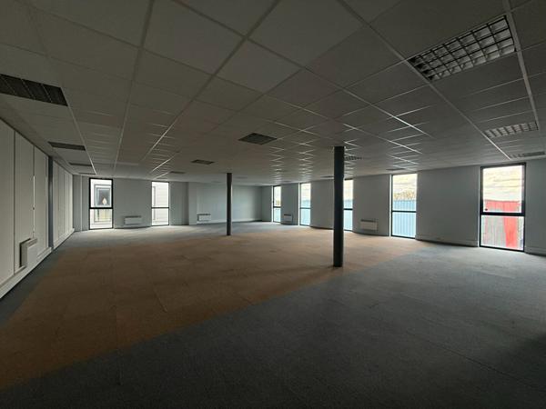 Bureaux Nogent Le Phaye 3 326 m2