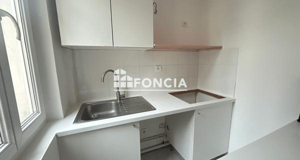 Location Appartement 2 pièces 44.01 m² - Paris 75018
