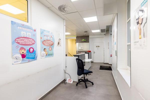 LOCATION — LOCAL COMMERCIAL 250 M² | PARIS 10ème Boulevard de Strasbourg / Faubourg Saint-Martin | Bail Commercial 3/6/9 | Convient à de nombreuses activités