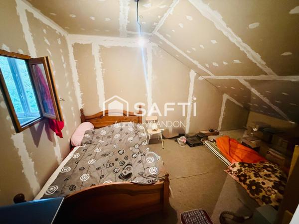 Maison secteur calme et proximitée. Maison à fort potentiel.