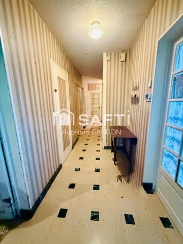 Maison secteur calme et proximitée. Maison à fort potentiel.