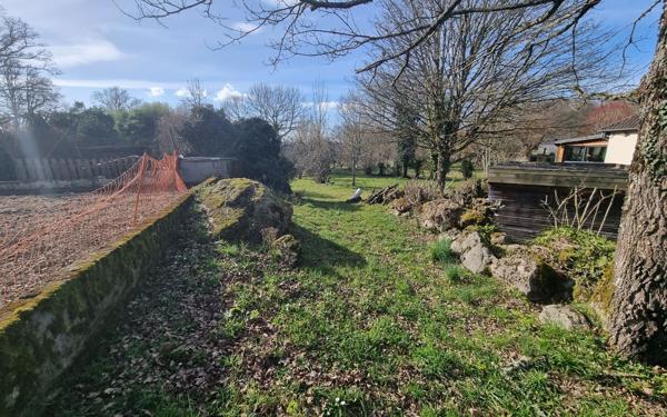 Terrain à vendre    Guéret