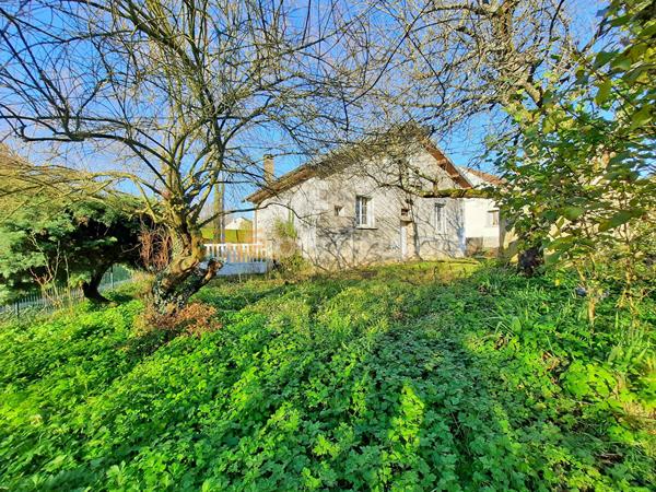 Vente
                Maison82 m² - 4 Pièces -
                    DOLE (39100)