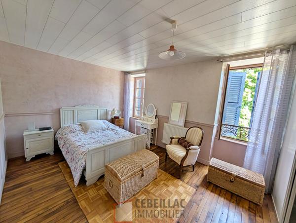 Maison Royat 5 pièce(s) 128.49 m2 avec dépendance