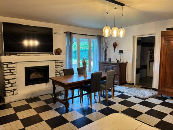 A vendre- Maison de 148 m²- 5 pièces Dangé-Saint-Romain (10minutes de Chatellerault) sur un Terrain de 1650 m²