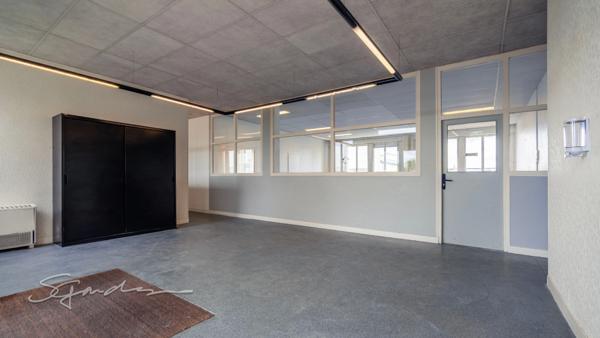 Dpt Pyrénées Atlantiques (64), à louer LONS (Banlieue de Pau) Bureau 430 m² + Parkings