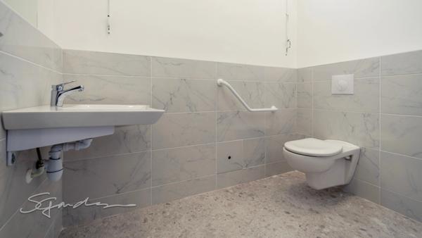 Dpt Pyrénées Atlantiques (64), à louer LONS (Banlieue de Pau) Bureau 430 m² + Parkings