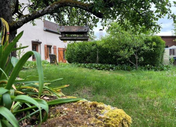 Maison familiale avec jardin à GRAY-LA-VILLE