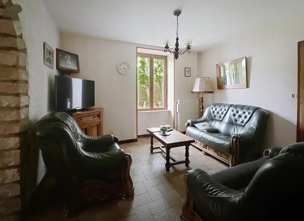 Maison familiale avec jardin à GRAY-LA-VILLE