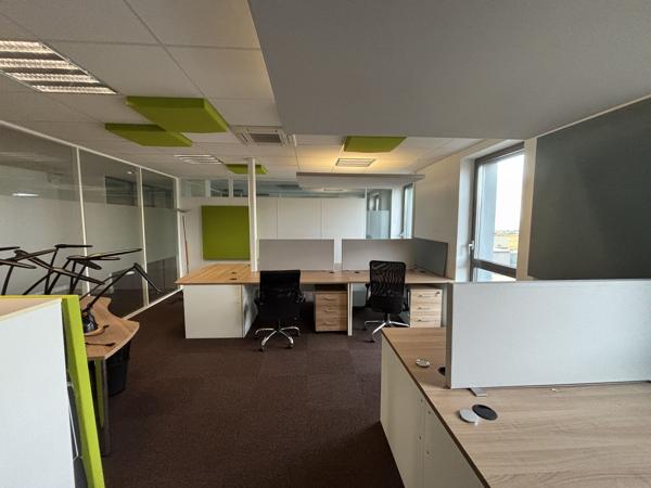 Bureaux à vendre ou à louer à Saint-Herblain avec parkings privatifs