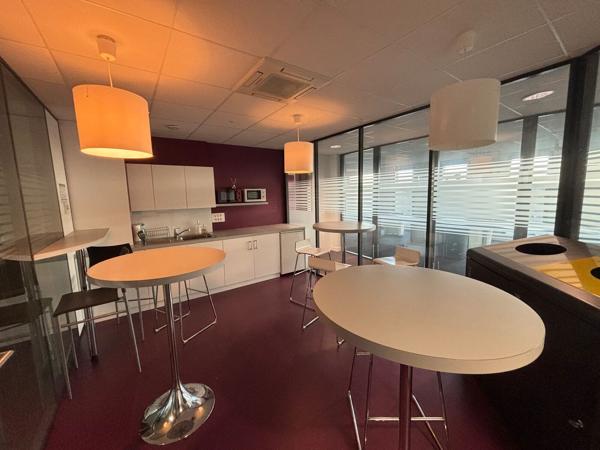Bureaux à vendre ou à louer à Saint-Herblain avec parkings privatifs