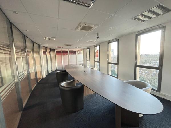 Bureaux à vendre ou à louer à Saint-Herblain avec parkings privatifs