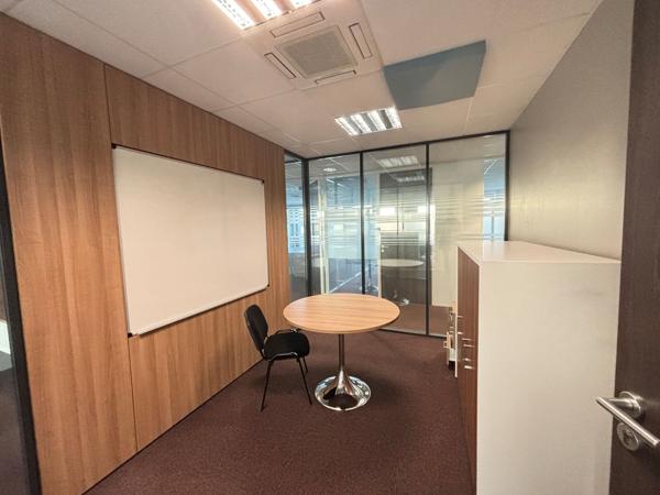 Bureaux à vendre ou à louer à Saint-Herblain avec parkings privatifs